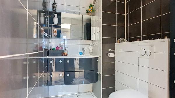 Maison familiale 5 pièces avec piscine, quartier paisible