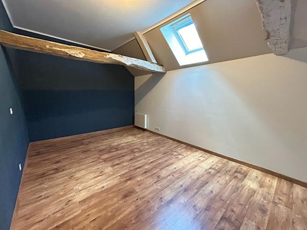 Charmante maison de ville avec local commercial en RDC (vide) dans le centre de Malicorne Sur Sarthe