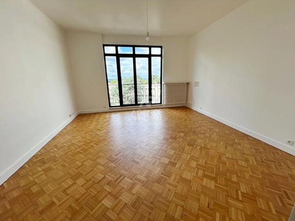 Versailles Clagny Appartement 4 pièces 87 m² carrez avec balcon, cave et parking au dernier étage avec ascenseur 475 000 € **  - Référence  28295