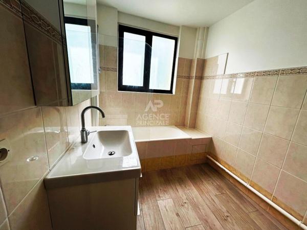 Versailles Clagny Appartement 4 pièces 87 m² carrez avec balcon, cave et parking au dernier étage avec ascenseur 475 000 € **  - Référence  28295