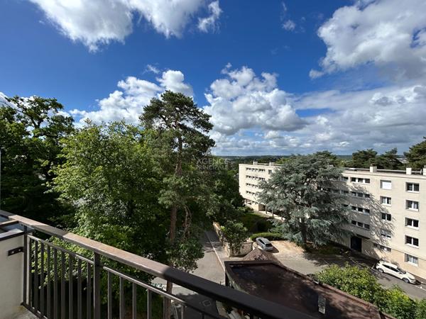 Versailles Clagny Appartement 4 pièces 87 m² carrez avec balcon, cave et parking au dernier étage avec ascenseur 475 000 € **  - Référence  28295