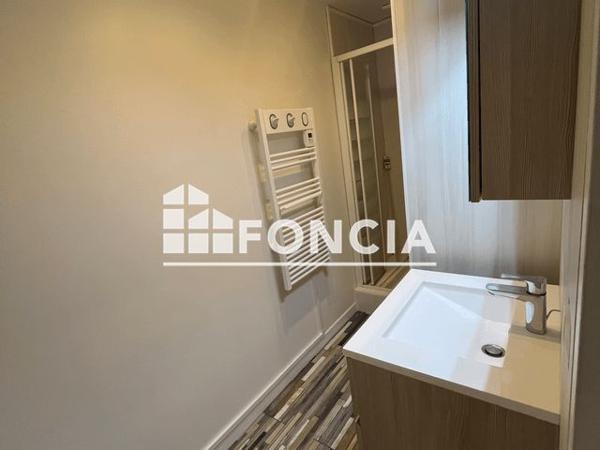 Location Appartement 2 pièces 42.22 m² - 24 A 32 RUE DU 8 MAI 1945 La Queue En Brie 94510