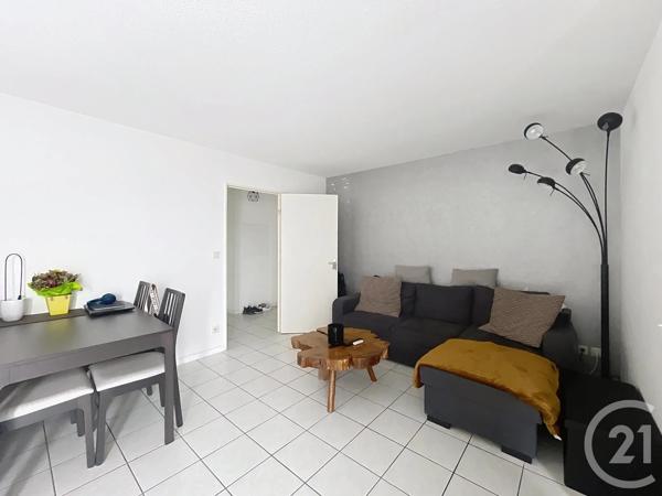 Appartement F2 à vendre  2 pièces - 42,22 m 2   MONTEREAU FAULT YONNE  - 77