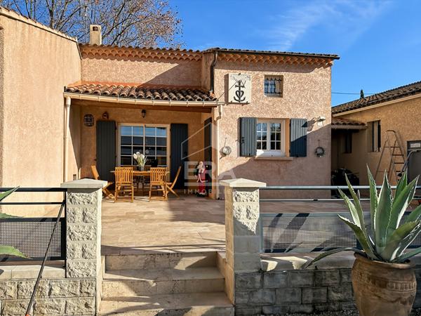 Maison familliale sur Châteaurenard 3 chambres avec grand terrain.