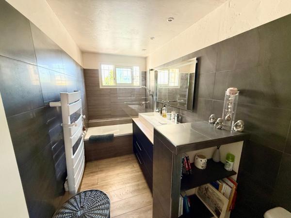 Maison 4 pièces de 105 m² à Puget sur Argens