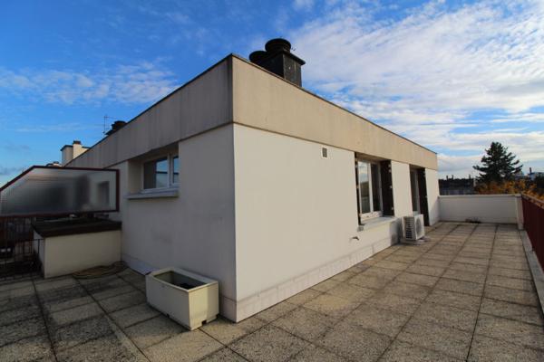 A VENDRE DIJON MONTCHAPET - type 1, 37m² dernier étage avec terrasse de 35m².