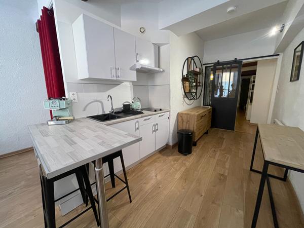 A LOUER -  AIX CENTRE VILLE - MAGNIFIQUE T2 MEUBLE