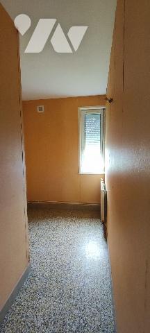 T2-cabine de 51m² à rénover avec balcon, jardin et parking dans petite copropriété à STELLA-PLAGE