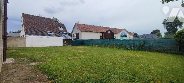 T2-cabine de 51m² à rénover avec balcon, jardin et parking dans petite copropriété à STELLA-PLAGE