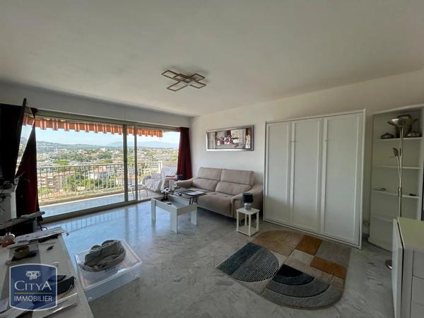 Appartement à louer 2 pièces 59.08m² Antibes (06160)