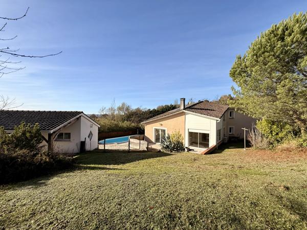 Coup de cœur – Villa avec piscine sur les hauteurs de Villeneuve-sur-Lo