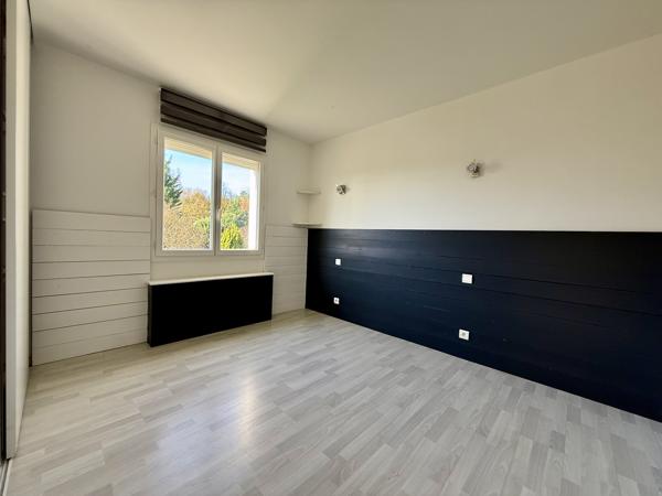 Coup de cœur – Villa avec piscine sur les hauteurs de Villeneuve-sur-Lo