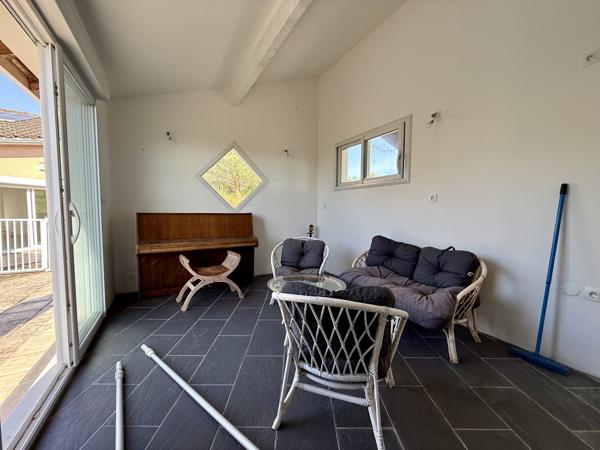 Coup de cœur – Villa avec piscine sur les hauteurs de Villeneuve-sur-Lo