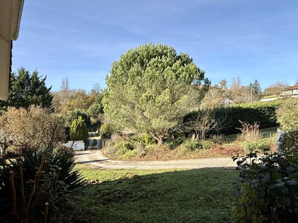 Coup de cœur – Villa avec piscine sur les hauteurs de Villeneuve-sur-Lo