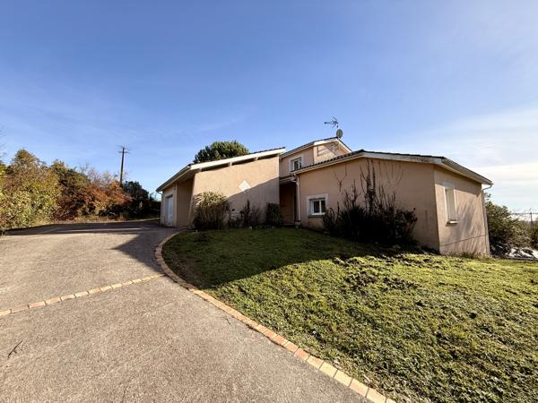 Coup de cœur – Villa avec piscine sur les hauteurs de Villeneuve-sur-Lo