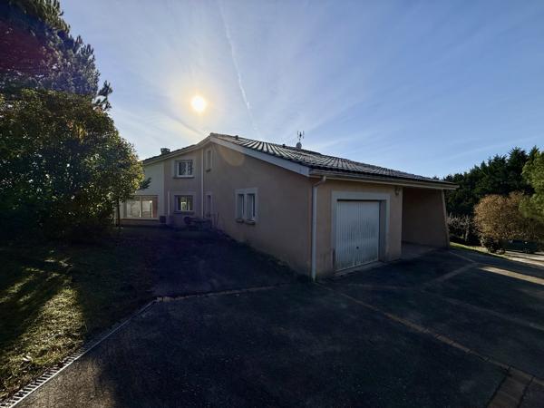 Coup de cœur – Villa avec piscine sur les hauteurs de Villeneuve-sur-Lo