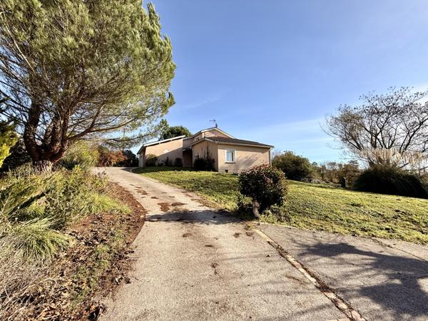 Coup de cœur – Villa avec piscine sur les hauteurs de Villeneuve-sur-Lo