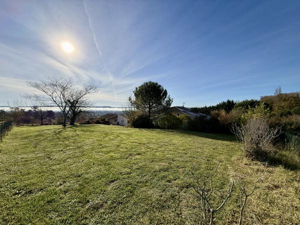 Coup de cœur – Villa avec piscine sur les hauteurs de Villeneuve-sur-Lo