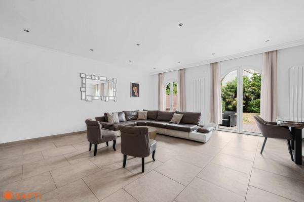 MAISON FAMILIALE 6 CHAMBRES ET BEAU JARDIN