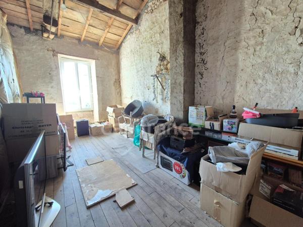 Maison à vendre 4 pièces MEURSAC (17) - Jardin