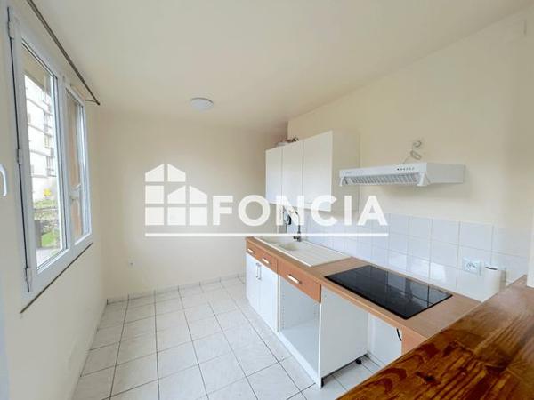 Location Appartement 4 pièces 73 m² - 7 ALLEE DU VAL FLEURI Noisy Le Grand 93160