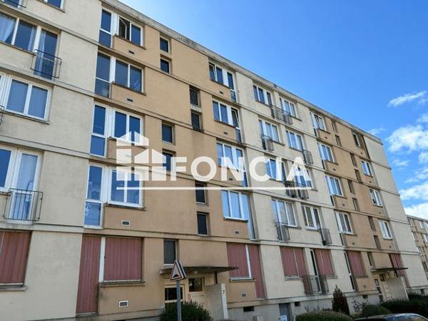 Location Appartement 4 pièces 73 m² - 7 ALLEE DU VAL FLEURI Noisy Le Grand 93160