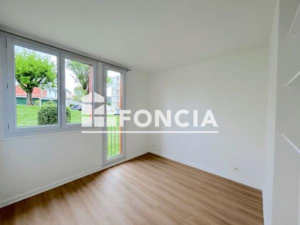 Location Appartement 4 pièces 73 m² - 7 ALLEE DU VAL FLEURI Noisy Le Grand 93160