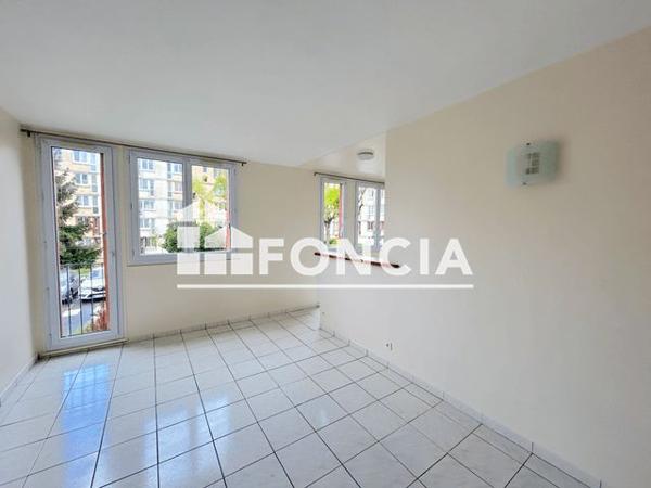 Location Appartement 4 pièces 73 m² - 7 ALLEE DU VAL FLEURI Noisy Le Grand 93160