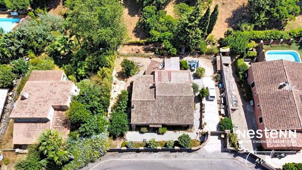 Environnement calme et arboré - maison 3 chambres à 5 mn en voiture des plages, port et commerces