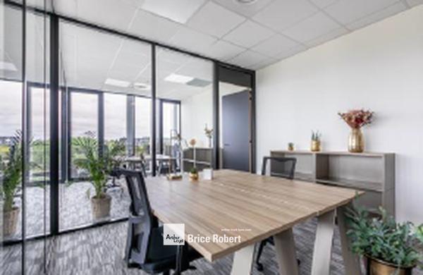 Bureaux à louer en coworking à Saint-Priest avec loyer tout inclus