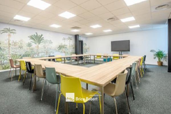 Bureaux à louer en coworking à Saint-Priest avec loyer tout inclus