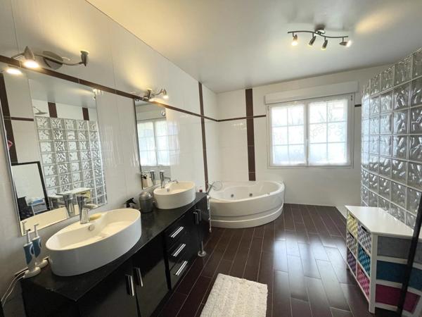 Vente Maison 7 pièces 230 m2 à Houdan