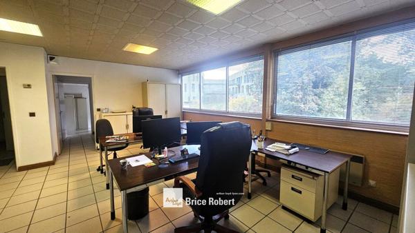 Bureaux à louer à Limonest au cœur de la Techlid avec stationnement inclus