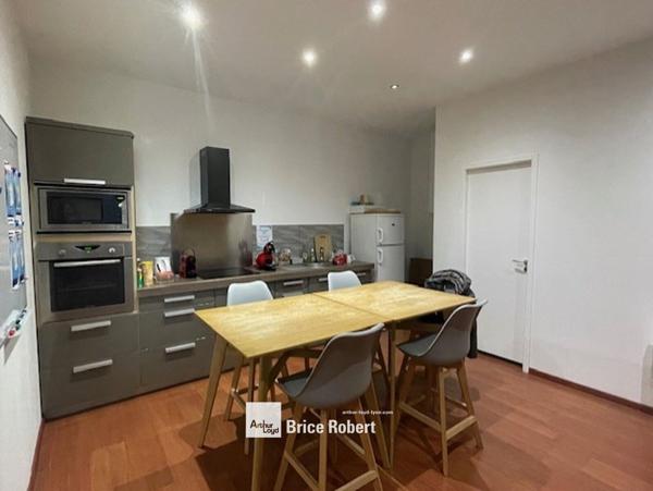 Bureaux à vendre ou à louer à Lyon bureaux lumineux en très bon état
