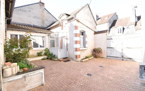 Maison à vendre    10 pièces •  La Charité-sur-Loire