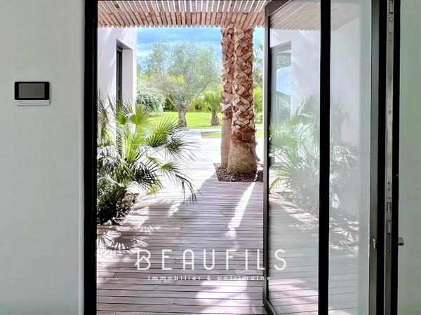 Montpellier (34000) MONTPELLIER 34000 - VILLA 240 m2 - PISCINE - TERRAIN 4 300 m2