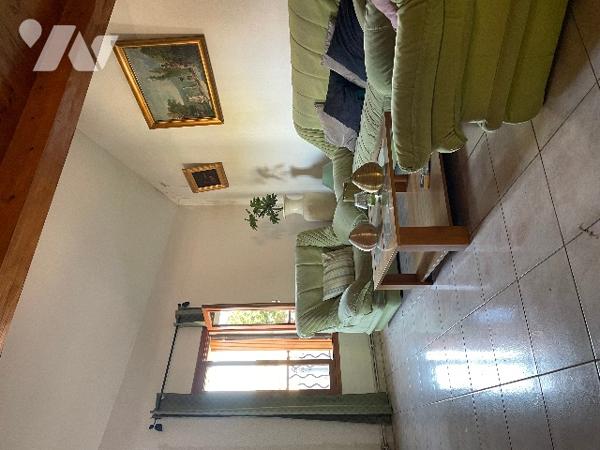 Venez découvrir cette maison de village avec terrasse !