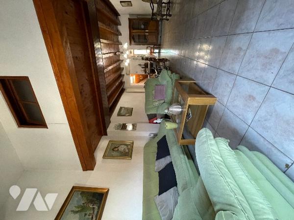 Venez découvrir cette maison de village avec terrasse !