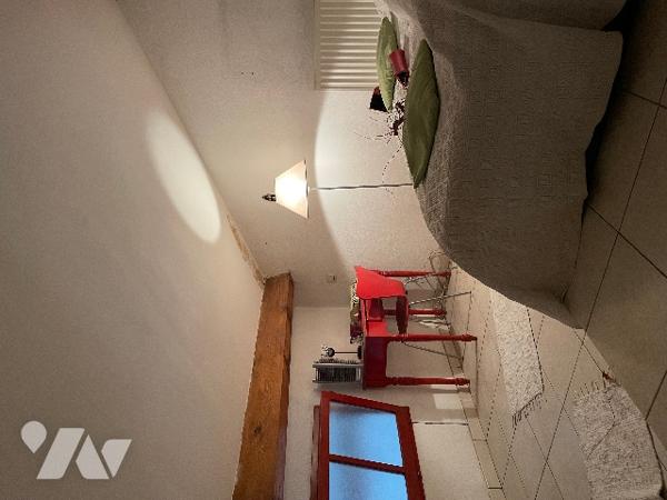 Venez découvrir cette maison de village avec terrasse !