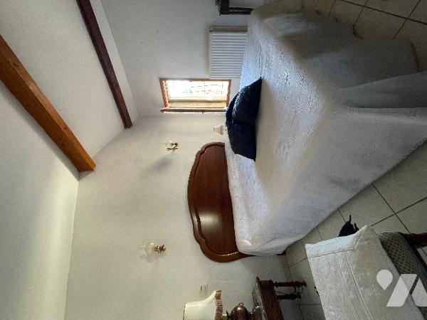 Venez découvrir cette maison de village avec terrasse !