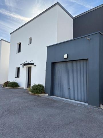 Vannes  centre ville à pied maison 119M2   garage parking