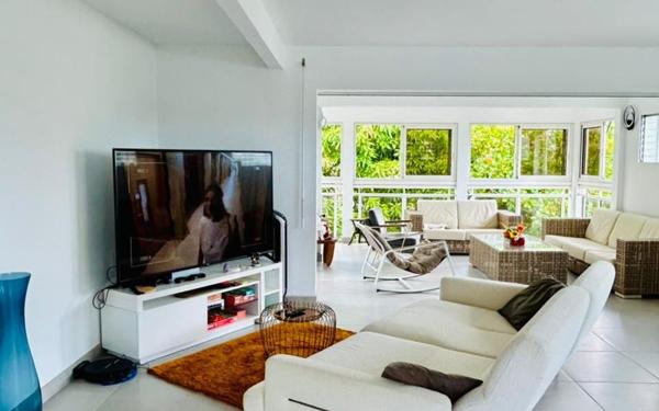 Maison à vendre    5 pièces • 171,86 m2 Fort-de-France