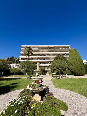 Nice (06200) FAC DE LETTRE - Elégant 2 pièces de 61m² avec terrasse - Résidence de standing avec piscine et concierge!