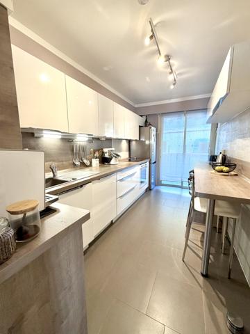 Nice (06200) FAC DE LETTRE - Elégant 2 pièces de 61m² avec terrasse - Résidence de standing avec piscine et concierge!