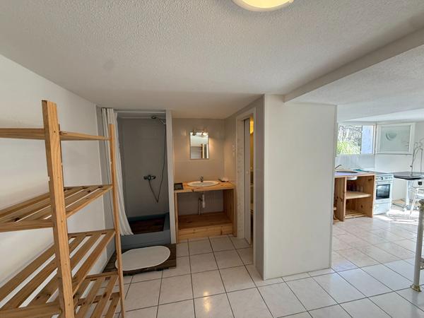 Maison 141 m² avec véranda chauffée piscine studio indépendant et grand terrain sans vis à vis secteur calme