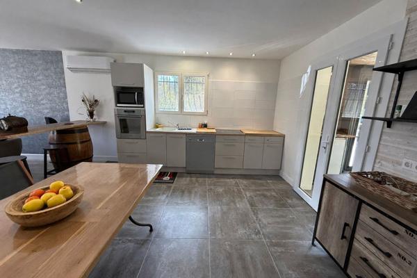 Maison 141 m² avec véranda chauffée piscine studio indépendant et grand terrain sans vis à vis secteur calme