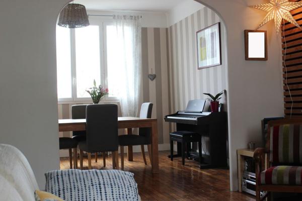 LA 50' FAMILIALE PROCHE CENTRE-VILLE & SON POINT DE VUE EXCEPTIONNEL. -