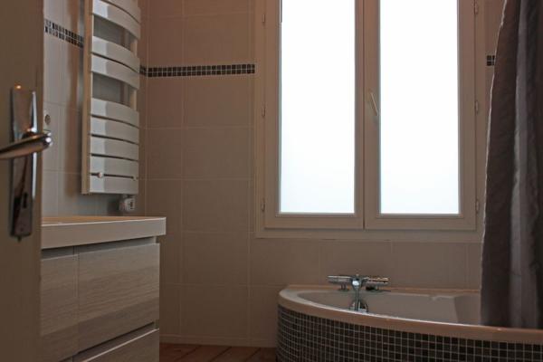 LA 50' FAMILIALE PROCHE CENTRE-VILLE & SON POINT DE VUE EXCEPTIONNEL. -