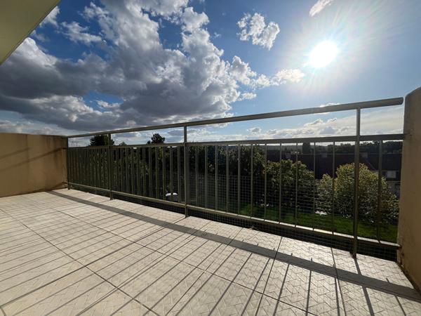 Appartement Dourdan 3 pièces bis de 84 m2 exposé plein sud avec vues dégagées !