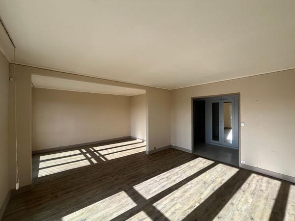 Appartement Dourdan 3 pièces bis de 84 m2 exposé plein sud avec vues dégagées !